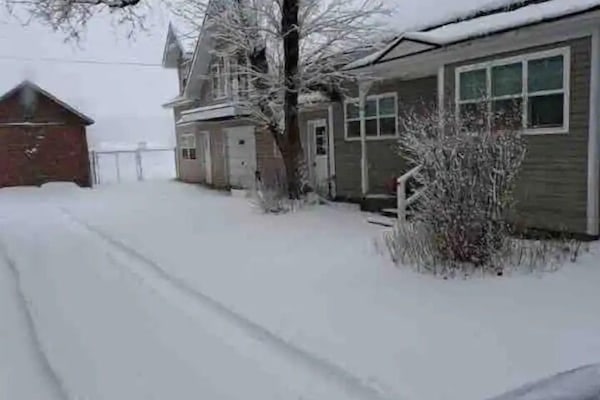 Basic House, River View | WiFi (free)