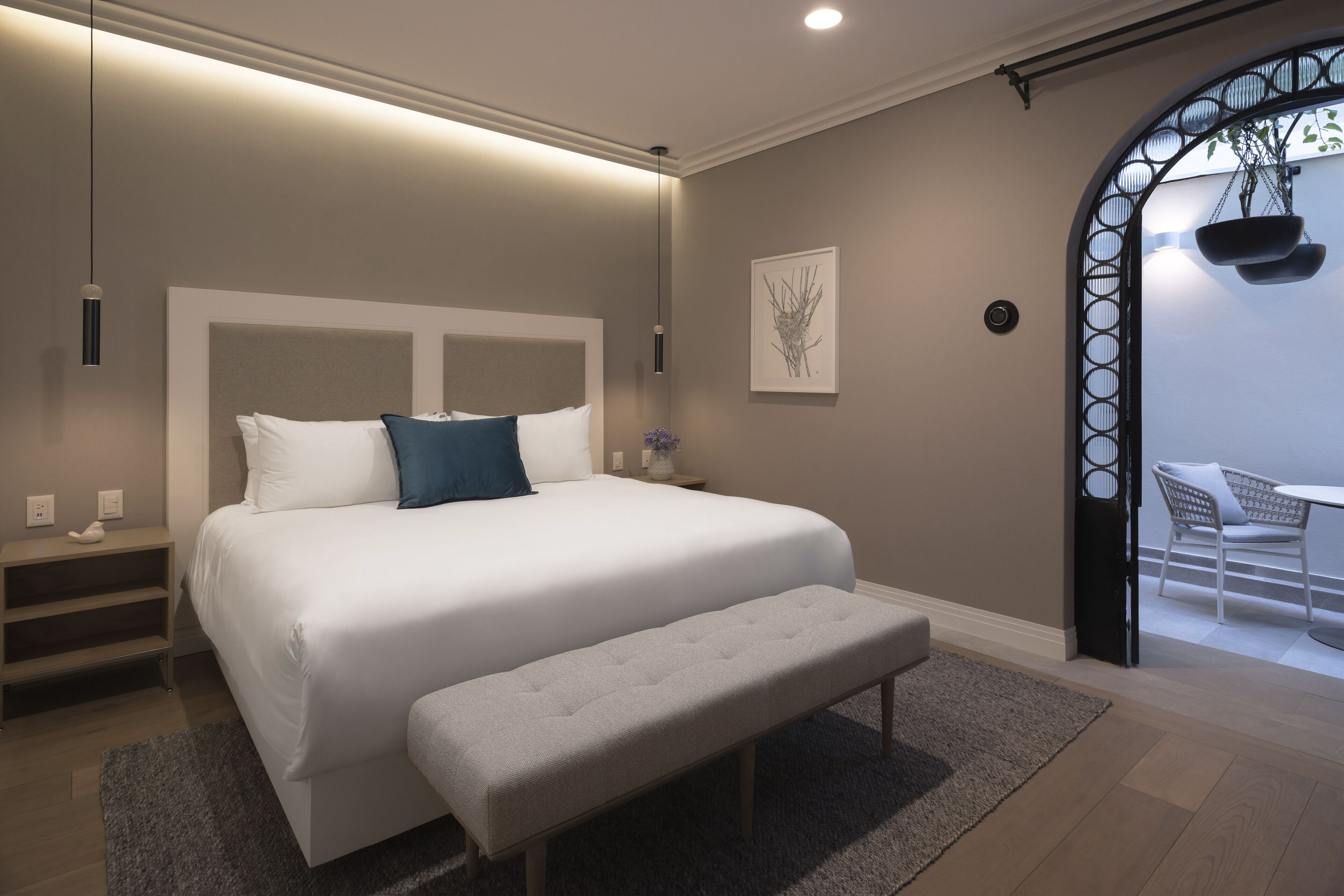 design suite | minibar, in-room safe, individually furnished, free wifi