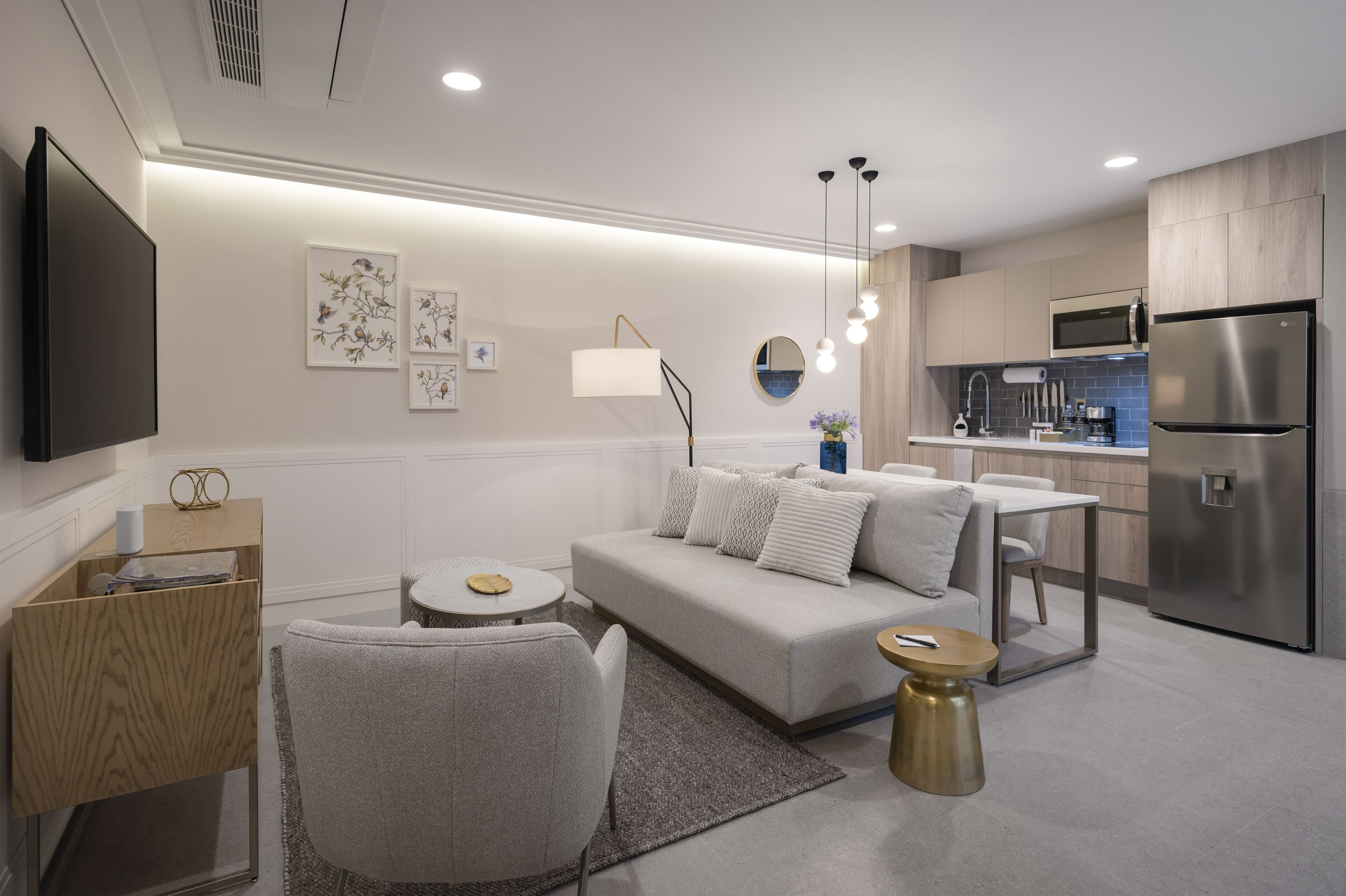 design suite, 1 king bed with sofa bed, non smoking, kitchen | private kitchen