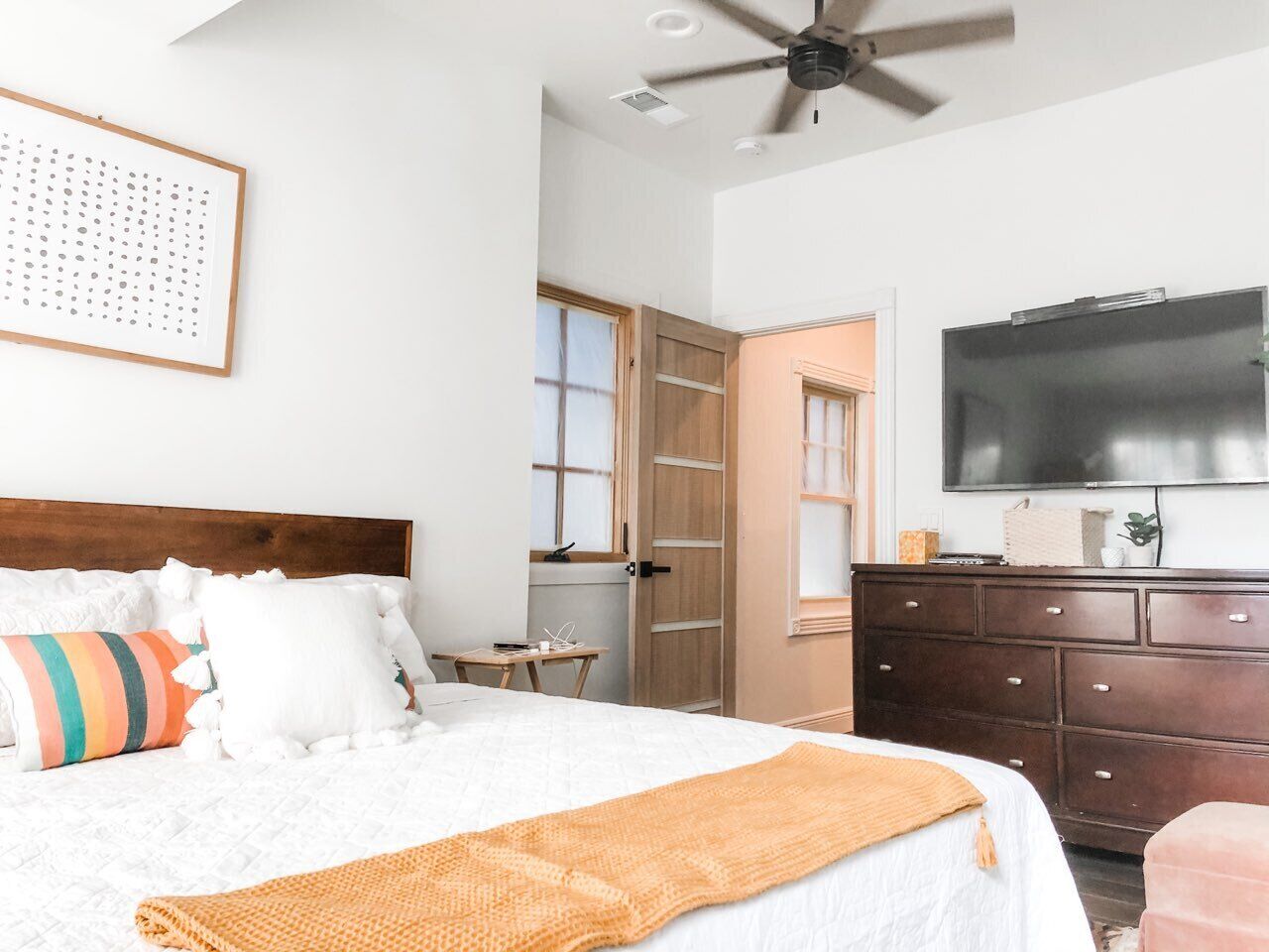 3 chambres, fer et planche à repasser, Wi-Fi gratuit, draps fournis
