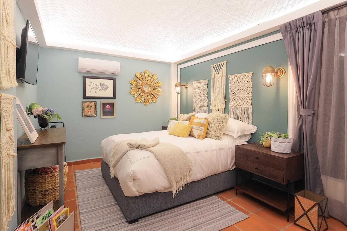 Studio Suite Junior | Brankas, Wi-Fi gratis, dan seprai linen