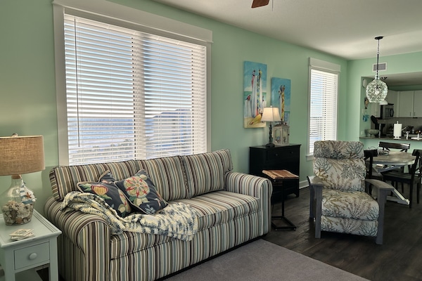 NEW Sleeper sofa - Queen size - large living space