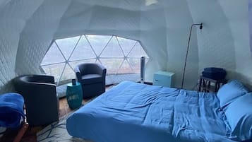 Tienda de campaña Premium | Wifi gratis y ropa de cama
