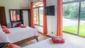 2 bedrooms, premium bedding, down duvets, laptop workspace
