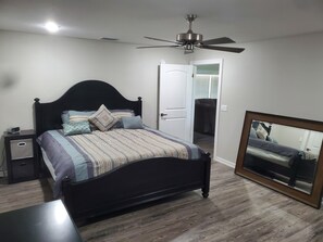 4 bedrooms, free WiFi, bed sheets