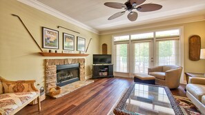 Smart TV, fireplace, Netflix, streaming services