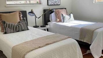 4 Schlafzimmer, Bügeleisen/Bügelbrett, kostenloses WLAN, Bettwäsche