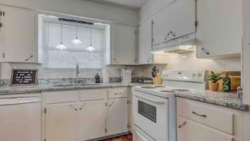 Frigorífic, microones, forn i placa de cuina