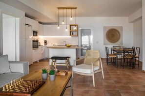 Full-size fridge, microwave, oven, stovetop - Alekos Beach Houses-Eternity (Kefalonia)