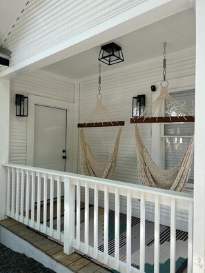 Exterior detail - Stunning Downtown Lavaca home - Convention Center, Riverwalk & more - w/HotTub (San Antonio)