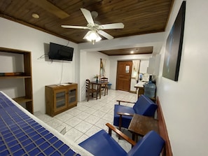 Interior - In the heart of West End, Roatan - Mariposa Lodge - Unit 2 (West End)