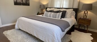 Family & Pet Friendly Home away from home -MTSU: 2 miles, Sports Complex: 4.5 mi