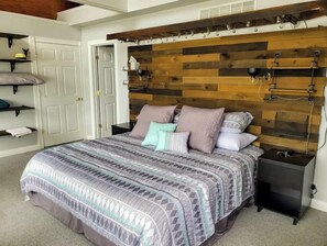 3 bedrooms, iron/ironing board, travel crib, free WiFi