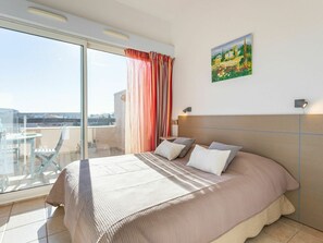 1 bedroom, travel crib, WiFi, bed sheets - Lovely apartment for 4 guests with pool, A/C, WIFI, TV and terrace (Latour-bas-elne)