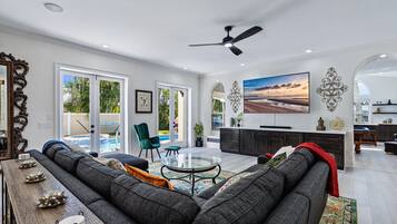 Smart TV, mesa de ping pong