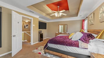 4 bedrooms, desk, iron/ironing board, free WiFi