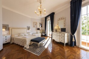 6 chambres, bureau, Wi-Fi, draps fournis