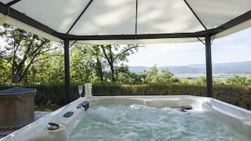 Idromassaggio all'aperto