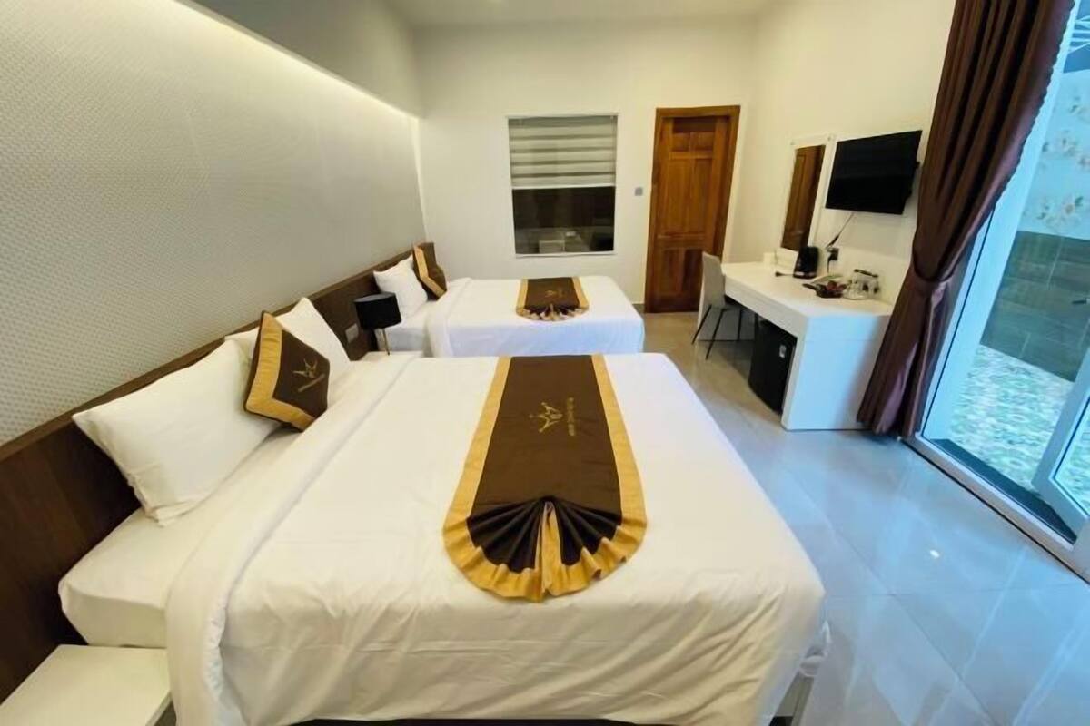 2 dormitorios, minibar (con algunos artículos gratuitos), caja fuerte