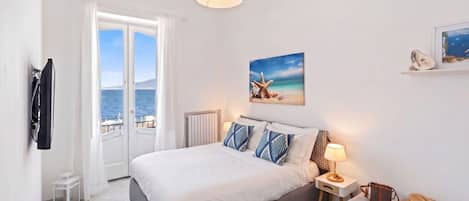 1 bedroom, in-room safe, iron/ironing board, travel cot