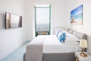 1 bedroom, in-room safe, iron/ironing board, free WiFi