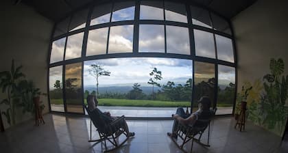 Thematic Birds suite | into the authentic rainforest close to the ARENAL VOLCANO