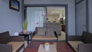 Familienapartment, 2 Schlafzimmer, Blick auf die Lagune | Terrasse/Patio