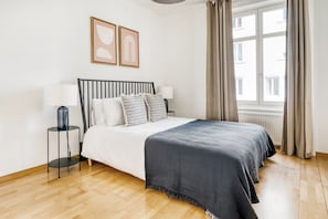2 habitaciones, tabla de planchar con plancha, wifi y ropa de cama 