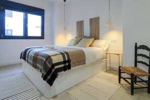 2 bedrooms, iron/ironing board, free WiFi