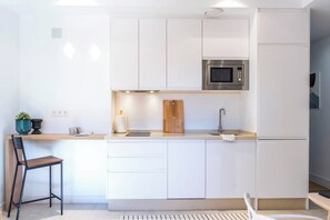 Køleskab, mikrobølgeovn, ovn, opvaskemaskine