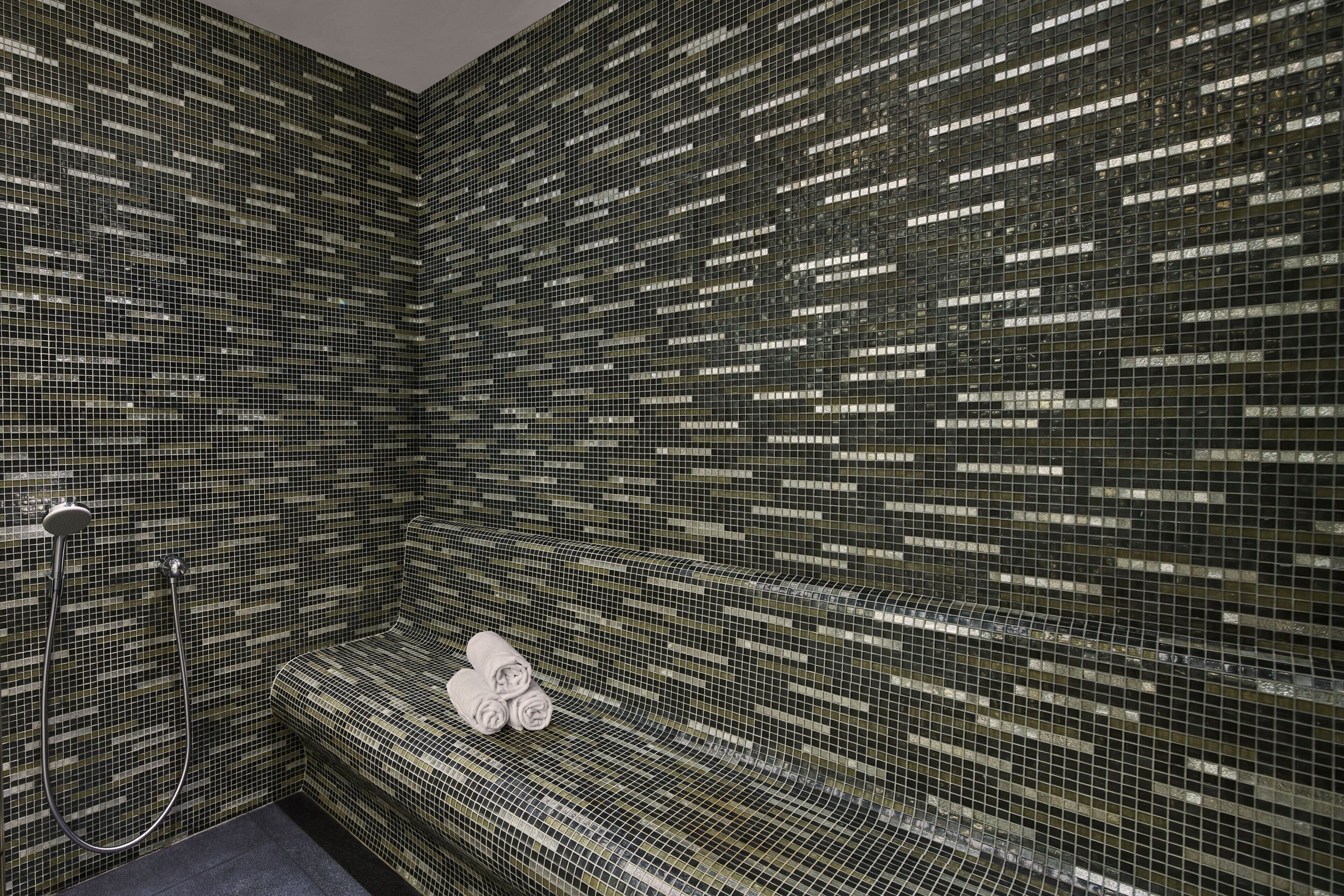 sauna, steam room, turkish bath/hammam, body treatments, facials