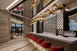 2 bars/lounges, lobby lounge