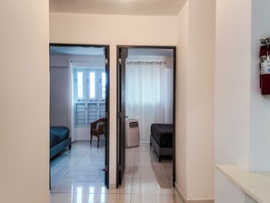 Phòng đơn cơ bản | Trang trí khác biệt, trang bị nội thất với thiết kế riêng biệt 