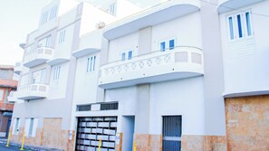 Exterior - Arecibo Hotel 2105 (Arecibo)