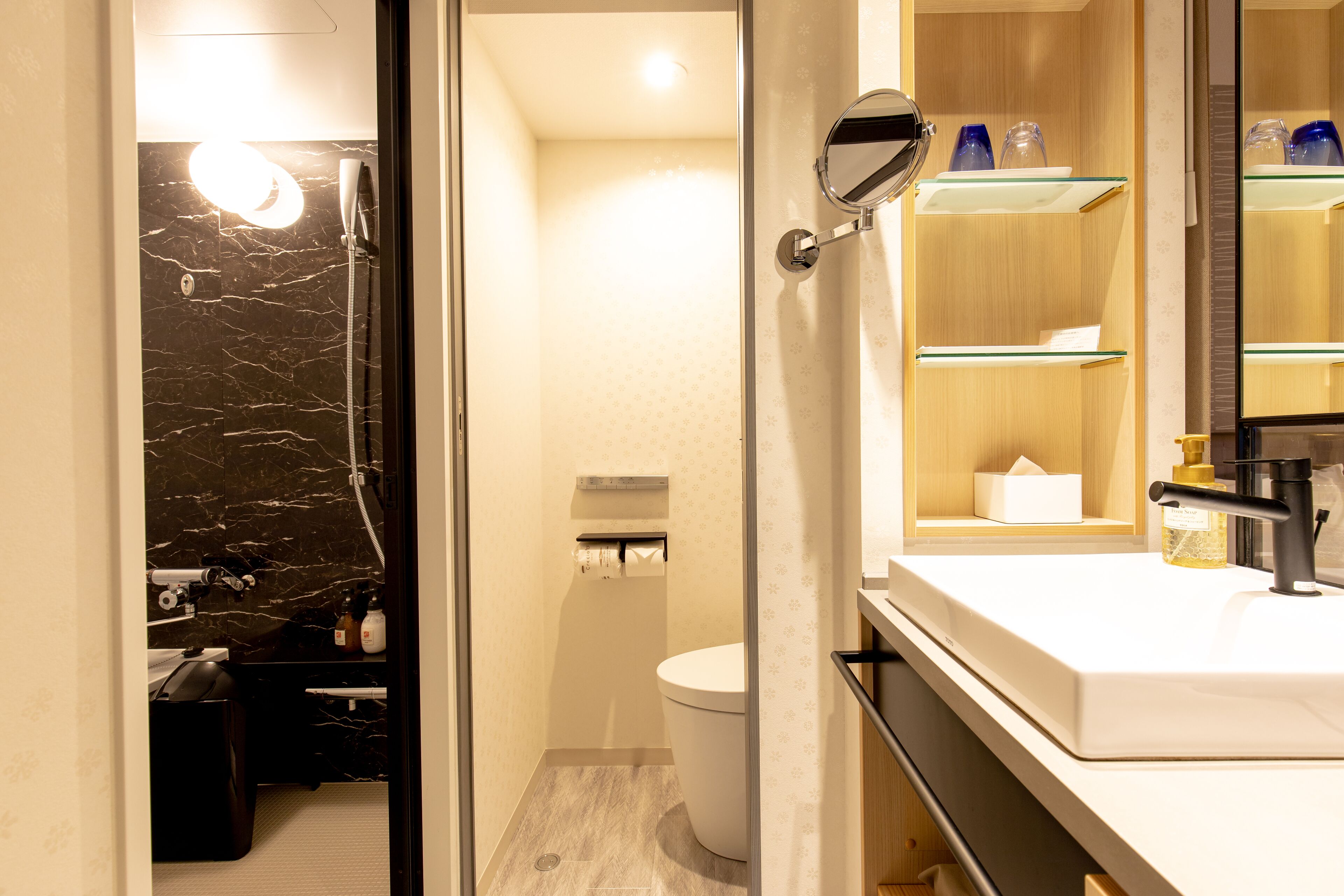 standard twin room | bathroom | separate bathtub and shower, slippers, towels
