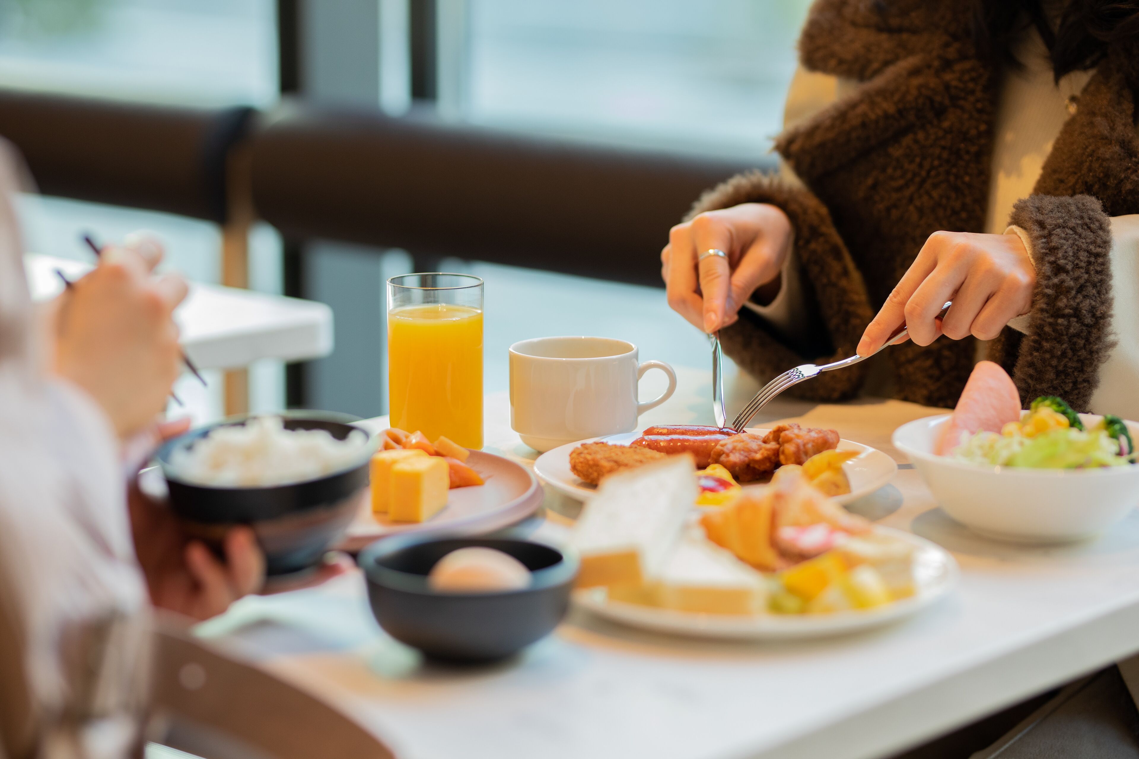 daily buffet breakfast (jpy 1800 per person)