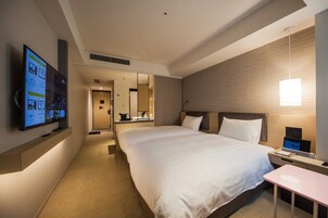 Standard Twin Room Non Smoking (Corner Room Only)