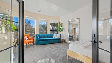 4 bedrooms, desk, iron/ironing board, travel crib