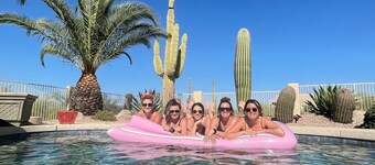 ★ Jump in! ★ Luxurious spread in the desert & no annoying neighbors! Comfy beds!