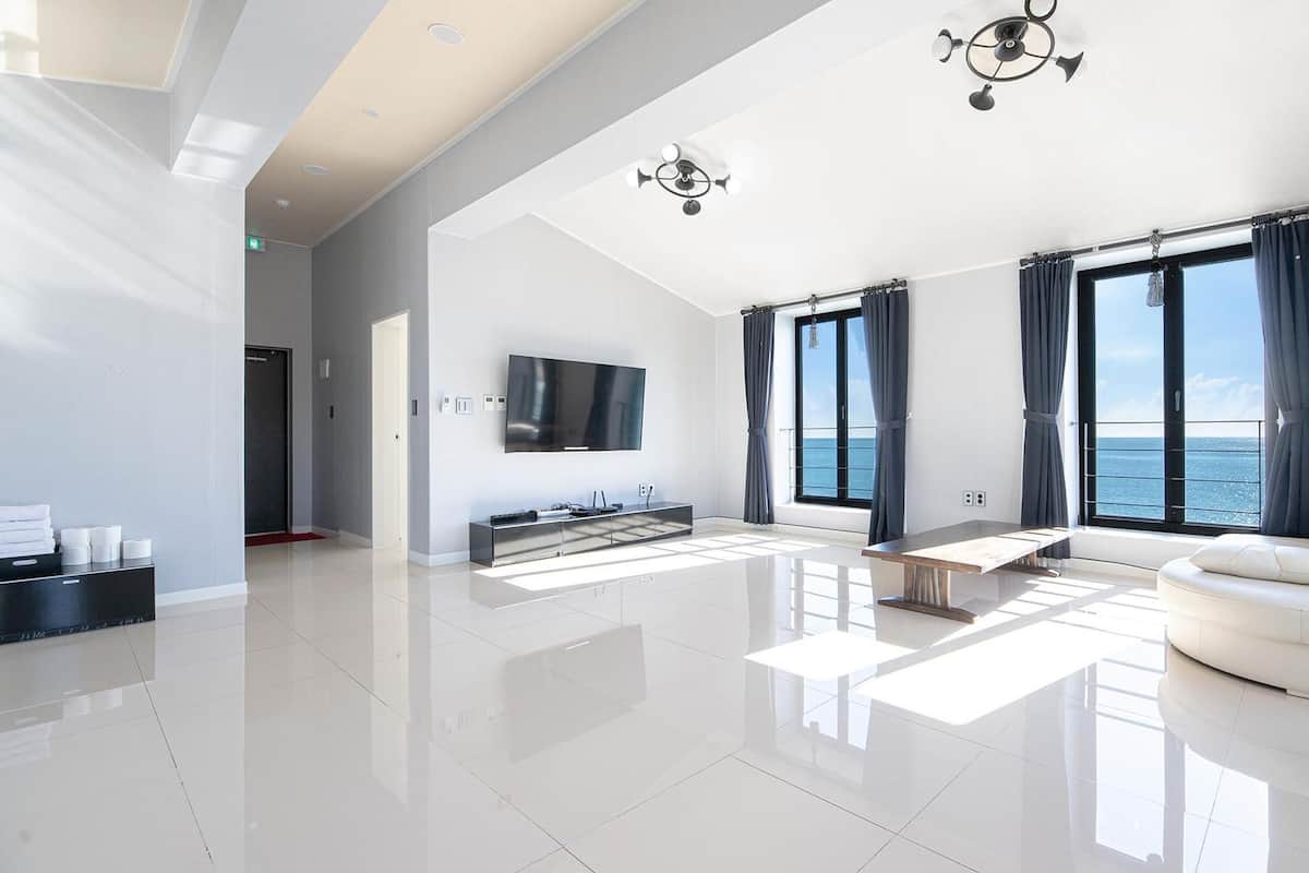 Basic Room, 2 Bedrooms (PensionTitanic(OceanView)) | 1 bedroom, free WiFi