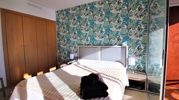 2 bedrooms, iron/ironing board