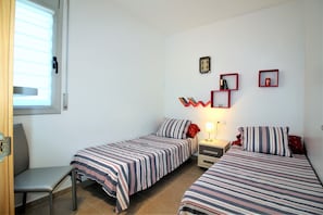 2 bedrooms, iron/ironing board