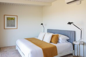 Standard Studio, Accessible | Premium bedding, memory foam beds, minibar, laptop workspace