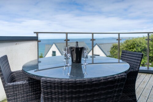 Porthminster Mews – Sleeps 4 – On-Site Parking – Sea Views
