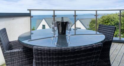 Porthminster Mews – Sleeps 4 – On-Site Parking – Sea Views