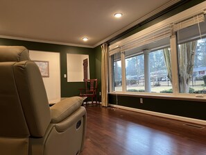 Interior - Luxurious Vacation Home in the Heart of Augusta (Augusta)