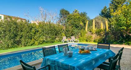 ES MOLÍ CAN TORRES - Beautiful town house with private pool in the center of Mallorca. Fr