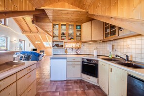 Refrigerador, horno, placa de cocina, lavavajillas