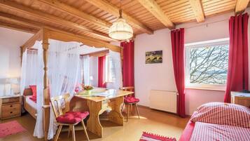 4 sovrum, strykjärn/strykbräda, gratis wi-fi och sängkläder