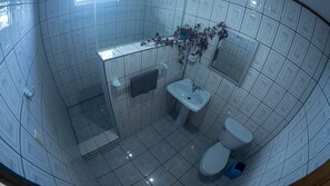 淋浴設備、提供毛巾、番梘、廁紙